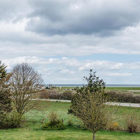 Straendhus Bed&Breakfast Hasselberg  ภายนอก รูปภาพ